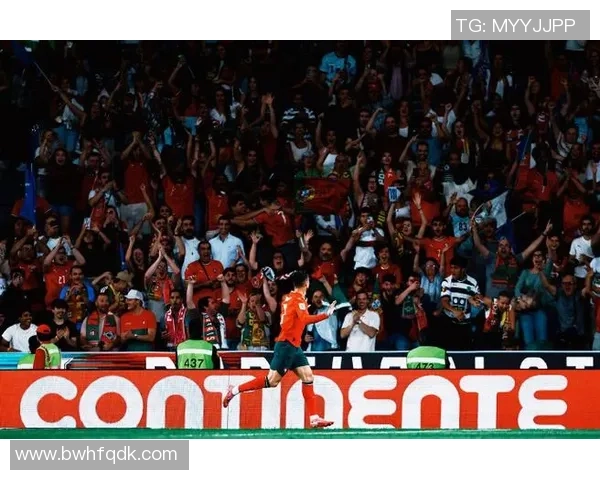 足球巨星C罗重返赛场再创辉煌引发全球球迷热烈期待 足球巨星C罗重返赛场再创辉煌引发全球球迷热烈期待