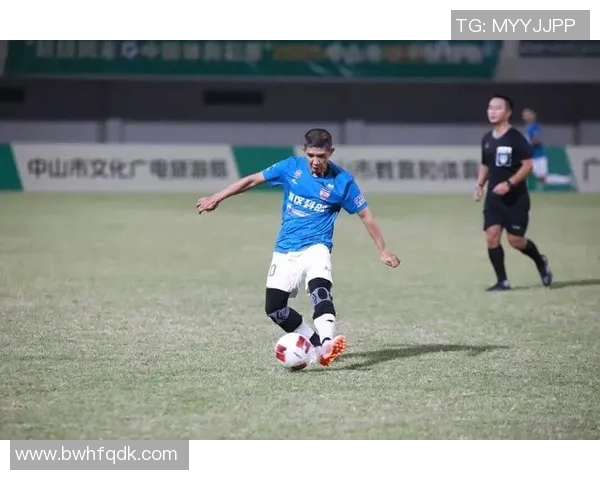 法克鱿足球明星如何在绿茵场上书写传奇人生与精彩瞬间